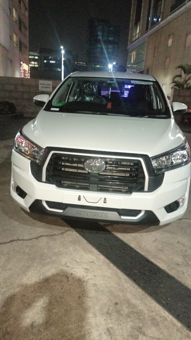 Airport pick-up and drop service in Kanpur.